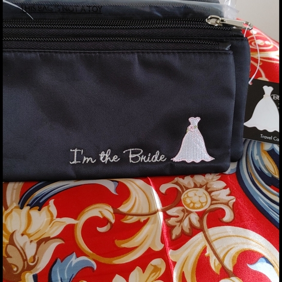 LTravel Case - Picture 4 of 5